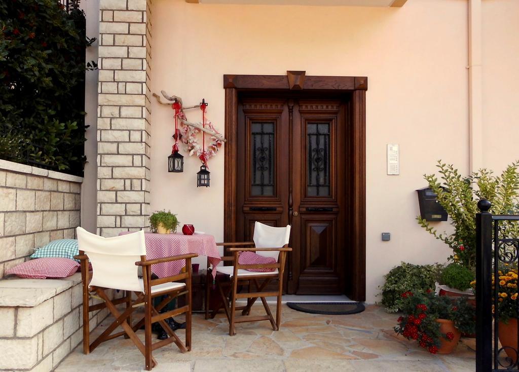 Valentini Guesthouse Karpenisi Exterior photo