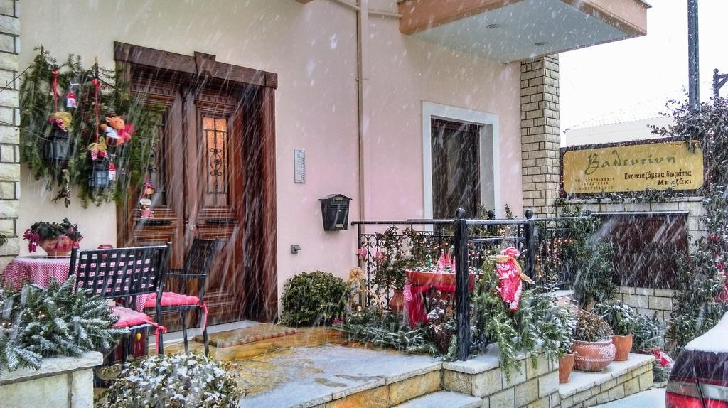Valentini Guesthouse Karpenisi Exterior photo